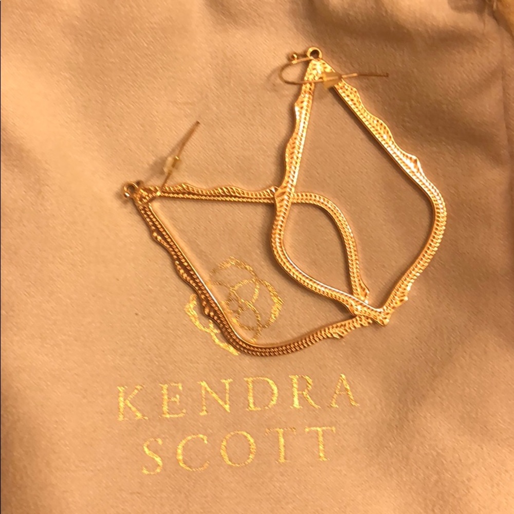 Kendra Scott Earrings!